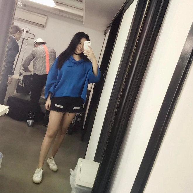 Con gái 15 tuổi của nữ hoàng phim 18+ bị săn đuổi vì quá xinh đẹp